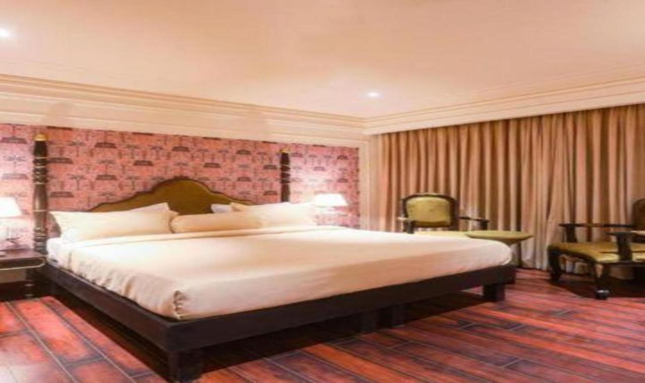 Fabhotel Prime The Seven Seeds Új-Delhi Kültér fotó